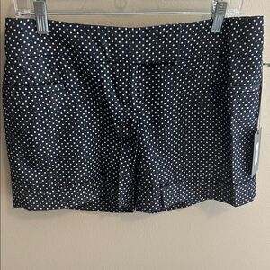 Outback Red Chino Style Drew Fit Cuffed Shorts w Pockets Navy Polka Dots. Size 6